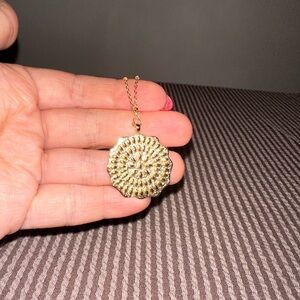 Gold Fashion Pendant Necklace